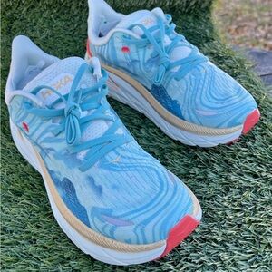 SOLD Hoka Women’s Running Shoes Size 7